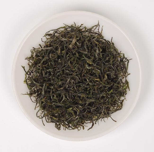 Мочитесь ровно чай Хуангшан Маофенг, желтоватый чай Мао Фенг Шани Хуанг зеленого цвета зеленый