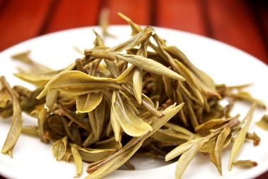 Китай Мочитесь ровно чай Хуангшан Маофенг, желтоватый чай Мао Фенг Шани Хуанг зеленого цвета зеленый завод